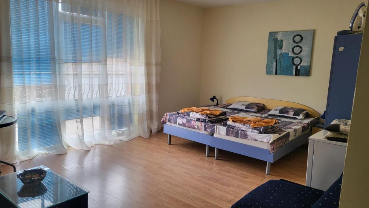 Къща За Гости Алекс Sinemoreț Exterior foto