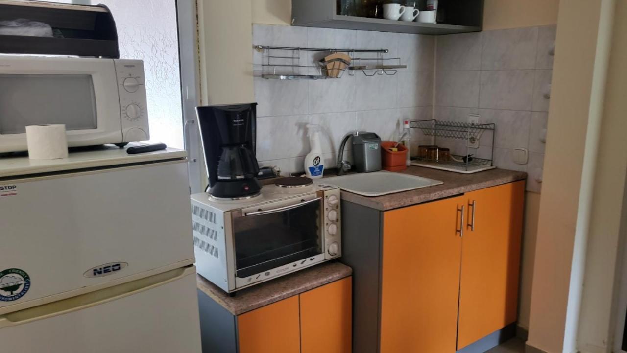Къща За Гости Алекс Sinemoreț Exterior foto